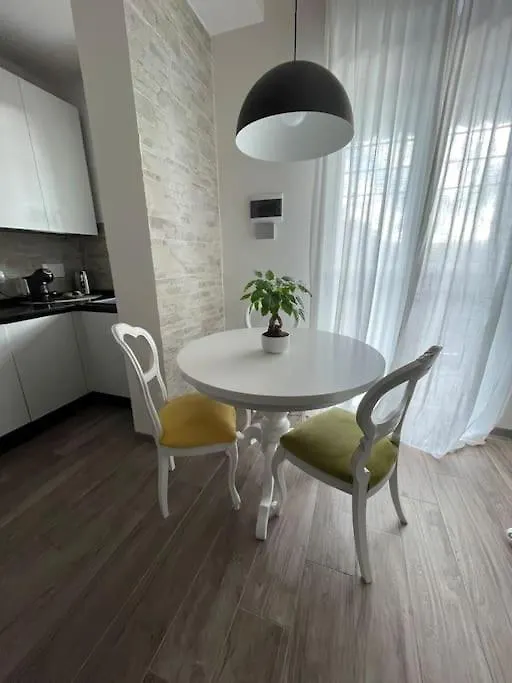 Apartment Luminoso Appartamento Fiorentino Florence Italy